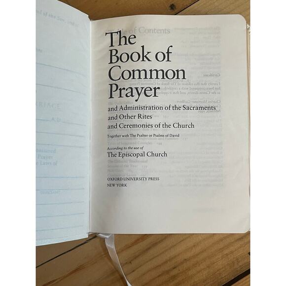The book of common prayer. Oxford University Press. 1990. VTG. WHITE/gold.#7402 - Picture 3 of 6
